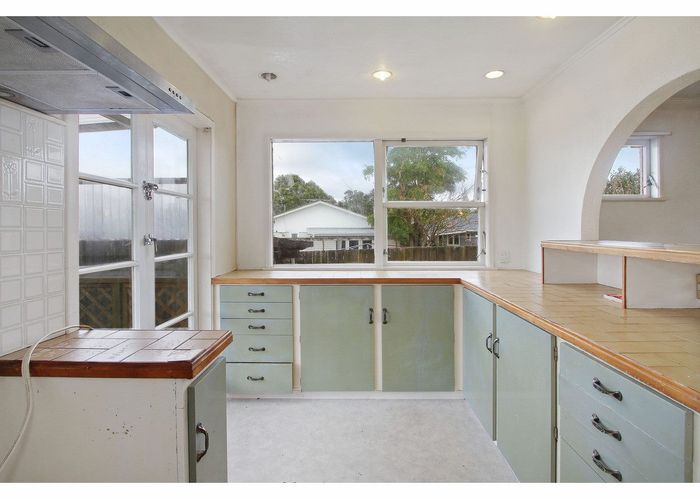  at 3 Ngatoa Place, Glenfield, Auckland