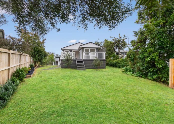  at 2/1 Stanley Road, Glenfield, North Shore City, Auckland