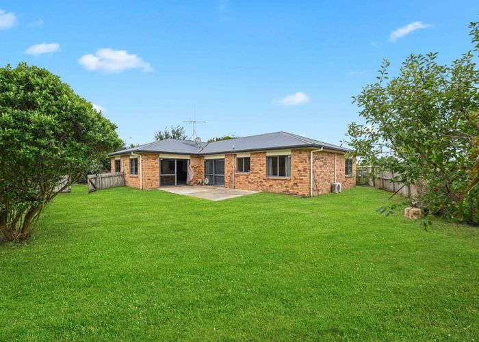  at 14 Corsair Place, Melville, Hamilton