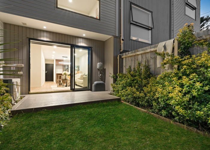  at 6/237 Swanson Road, Henderson, Waitakere City, Auckland