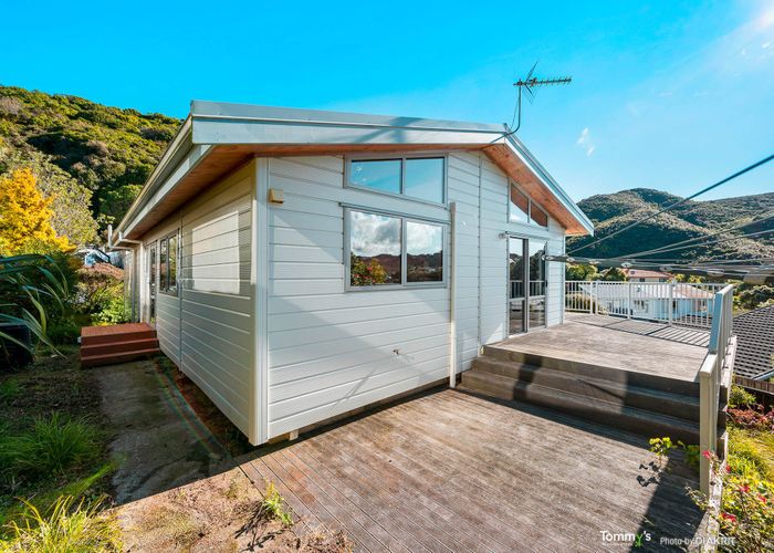  at 91 Allington Road, Karori, Wellington