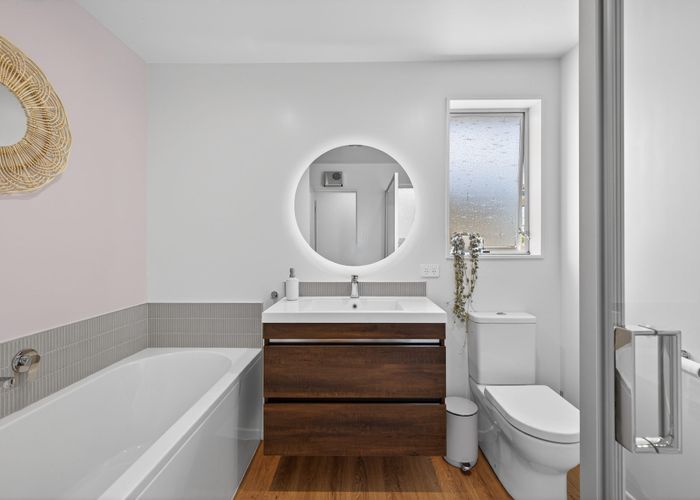  at 2/21 Cob Crescent, Woolston, Christchurch City, Canterbury