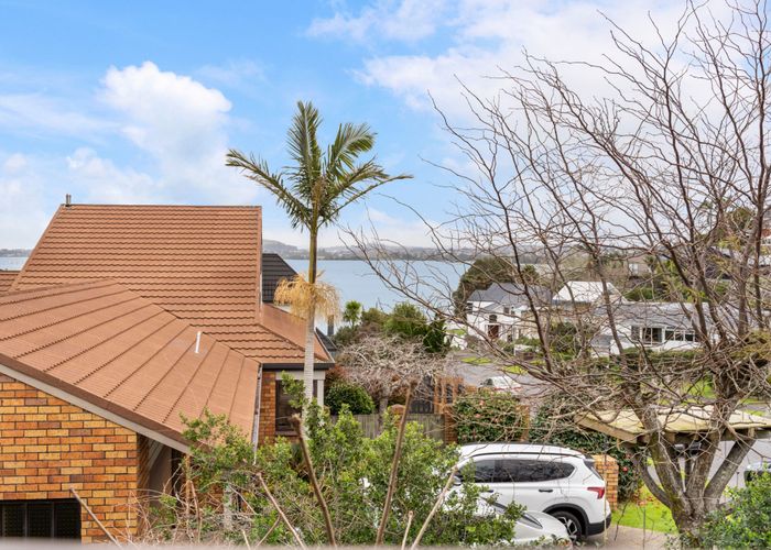  at 2/115 Bucklands Beach Road, Bucklands Beach, Manukau City, Auckland