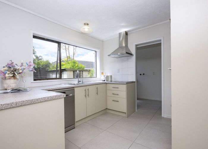  at 5/58 Hayr Road, Three Kings, Auckland