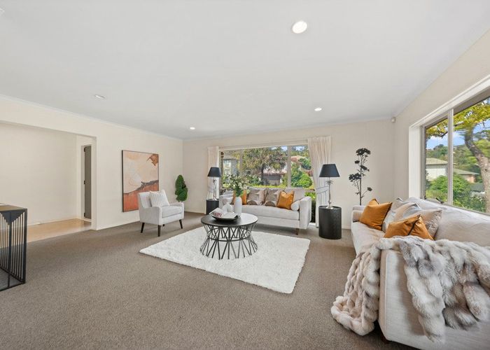  at 8 Landvale Court, Browns Bay, North Shore City, Auckland