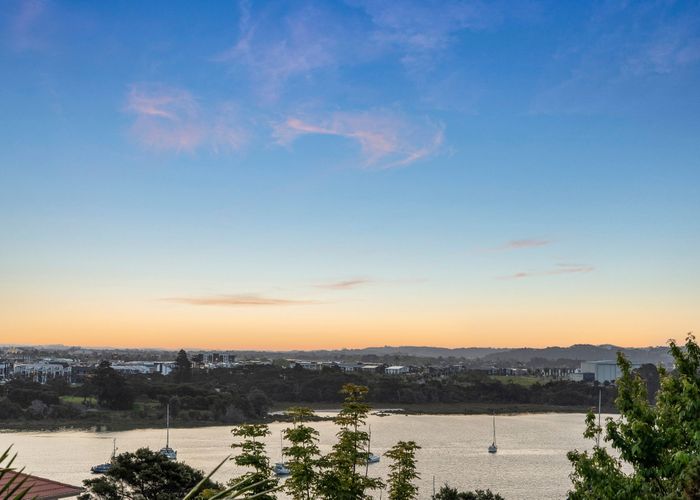  at 1/6 Oruamo Place, Beach Haven, North Shore City, Auckland