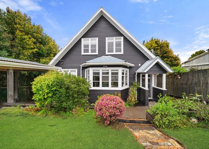  at 121  Fairview Avenue, Fairview Heights, North Shore City, Auckland