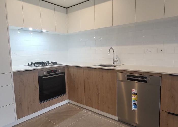  at 301/30 Shortfin Place, Flat Bush, Auckland