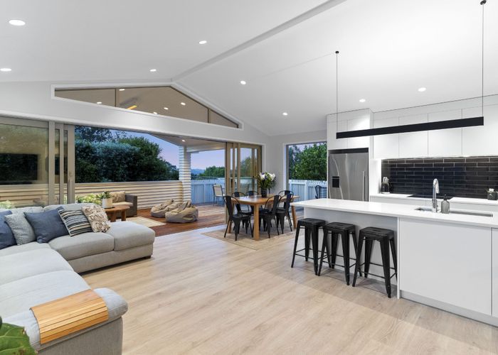  at 8 Austin Road, Greenhithe, Auckland