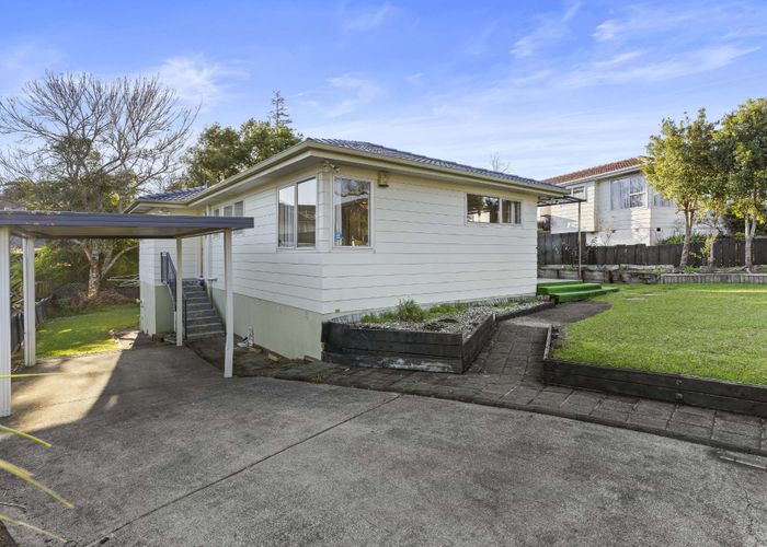  at 35 Zita Maria Drive, Massey, Waitakere City, Auckland