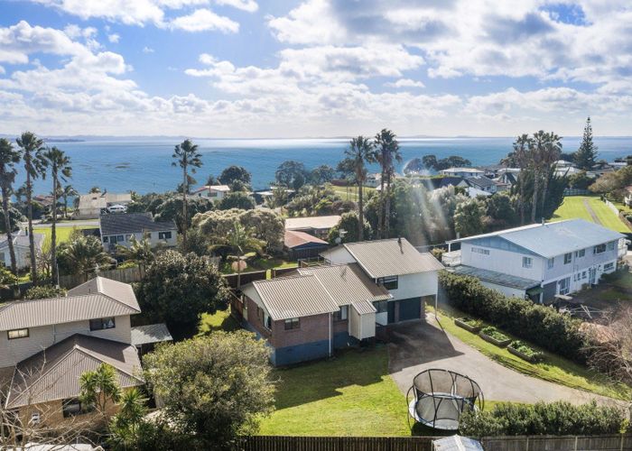  at 2 Litchfield Place, Clarks Beach, Clarks Beach