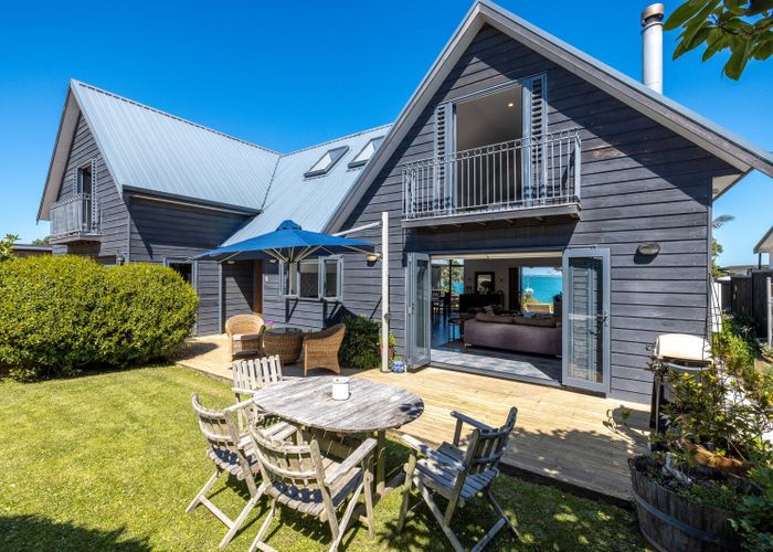  at 8 Esslin Road, Surfdale, Waiheke Island