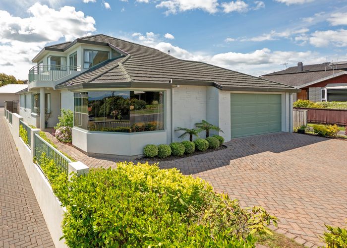  at 2/24 Harvey Street, Waipahihi, Taupō