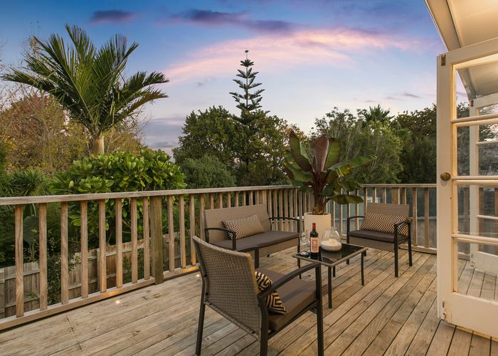  at 35 Lancaster Road, Beach Haven, Auckland