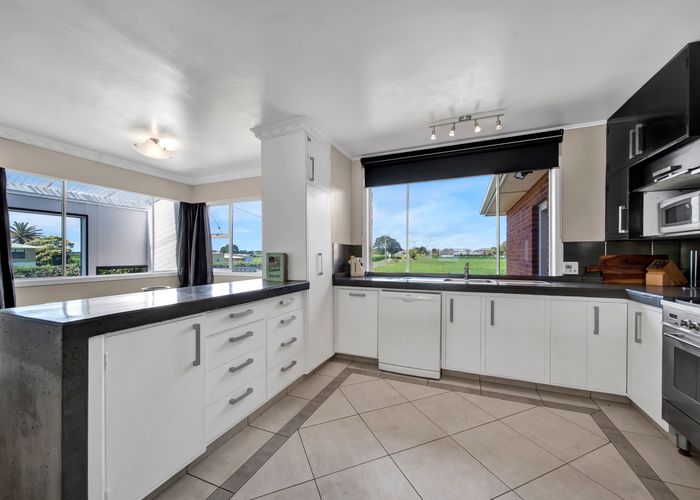 Free property data for 1 Tiromoana Crescent, Bell Block, New Plymouth