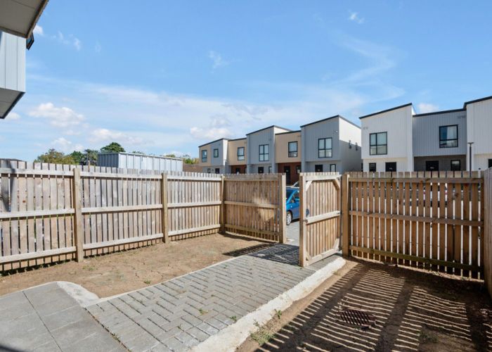  at 10 Aumarire Lane, Favona, Manukau City, Auckland