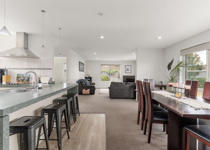  at 27 Carradale Avenue, Broomfield, Christchurch