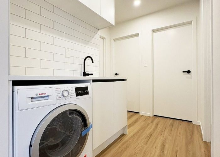  at 2 Norton Place, Mangere, Manukau City, Auckland