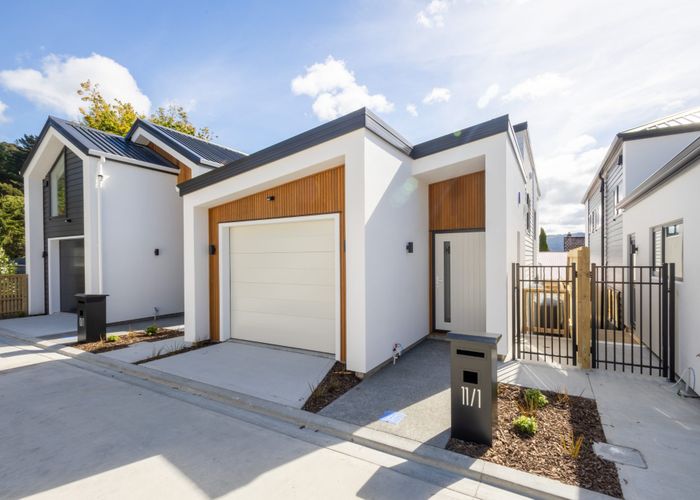  at 1-2 Helvetia Grove, Naenae, Lower Hutt, Wellington