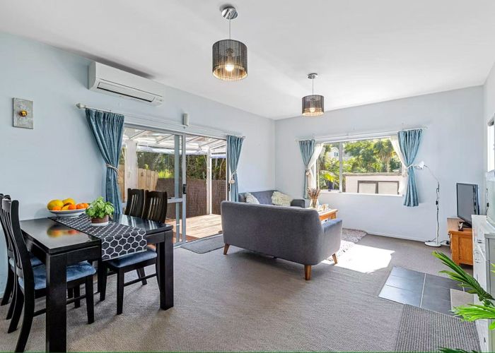 at 8A Foley Place, Torbay, North Shore City, Auckland