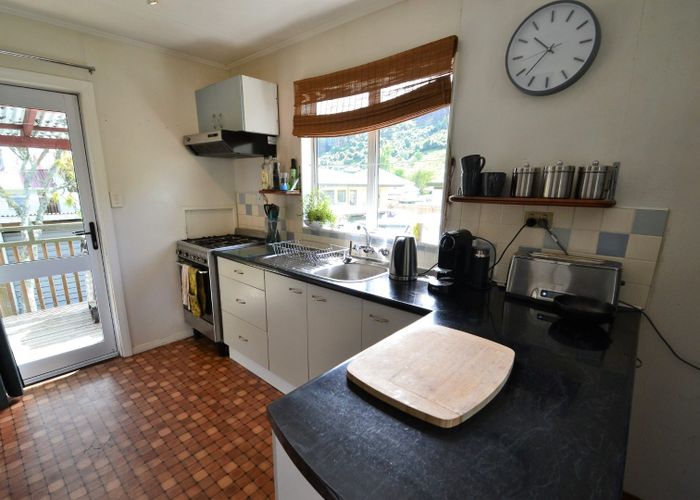  at 6 Sowman Street, The Brook, Nelson