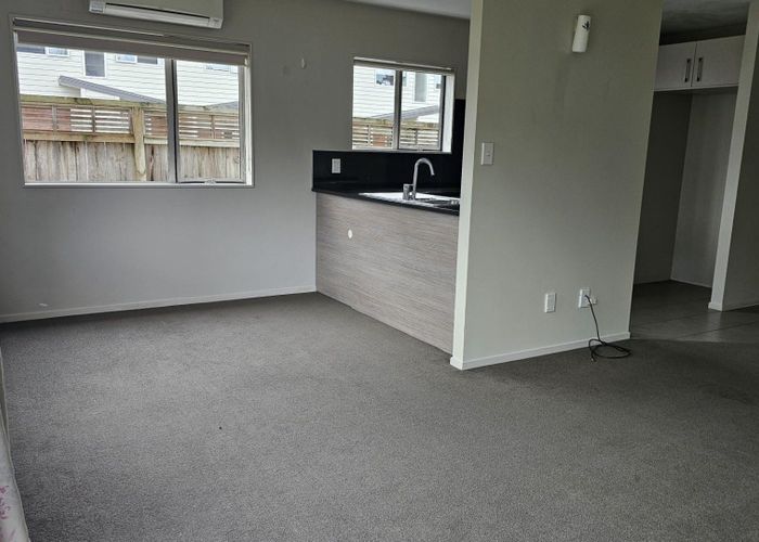  at 18/45a Swanson Road, Henderson, Waitakere City, Auckland
