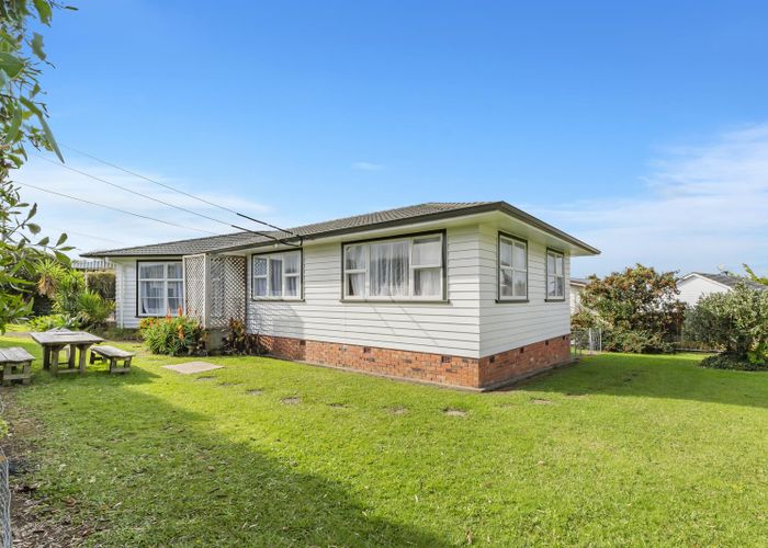  at 27 Litten Road, Cockle Bay, Auckland