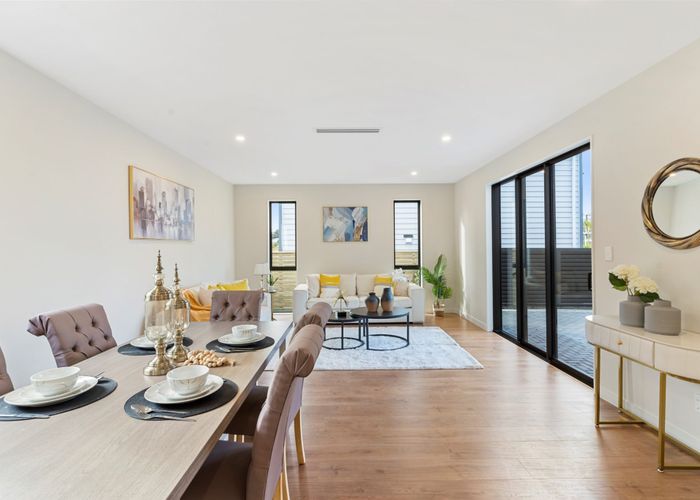  at 92D Godley Road, Green Bay, Auckland