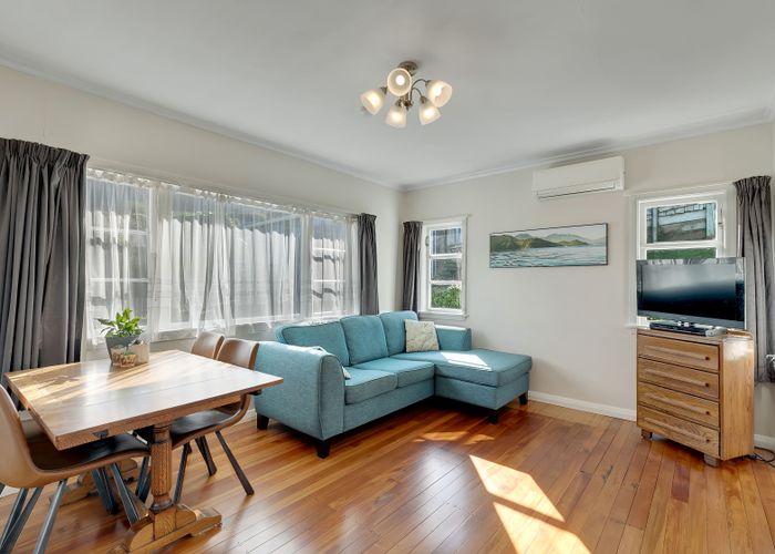  at 9 Roy Street, Tawa, Wellington