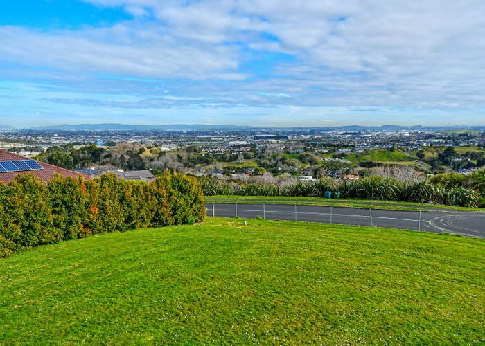  at 8 Sovereign Street, Flat Bush, Manukau City, Auckland