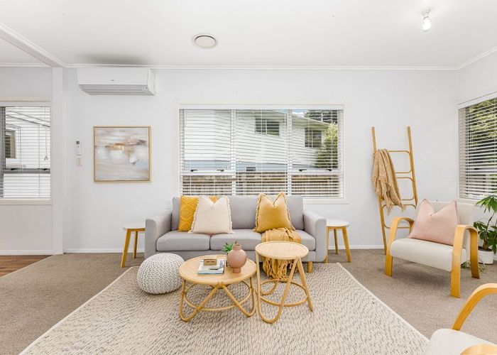  at 27 Paremata Crescent, Paremata, Porirua