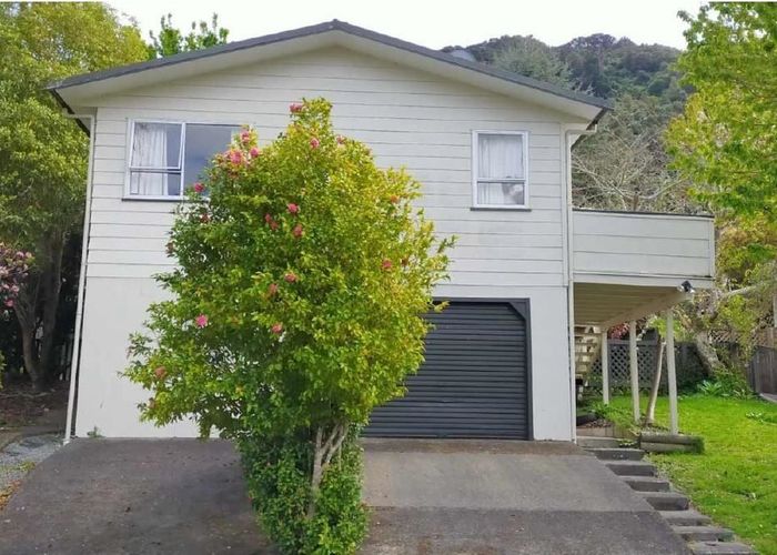  at 25 Hartford Crescent, Totara Park, Upper Hutt, Wellington