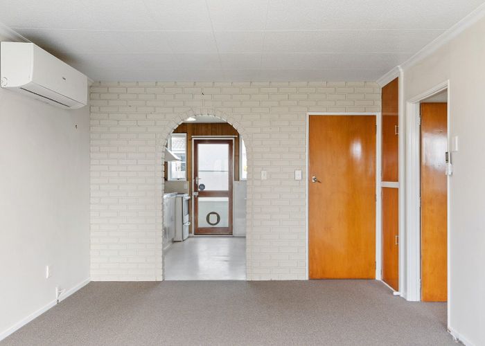  at 2/80 Charles Street, Waltham, Christchurch City, Canterbury