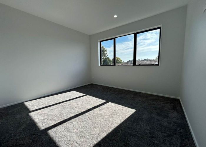  at 1/52 Hutchinsons Road, Bucklands Beach, Manukau City, Auckland