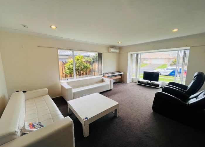  at 2/1 Amadeus Place, Northpark, Manukau City, Auckland