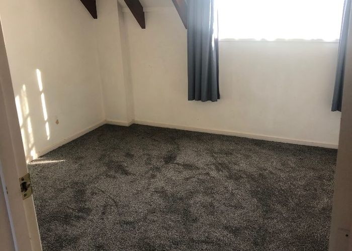  at 2/23 Huia Rd, Point Chevalier, Auckland City, Auckland