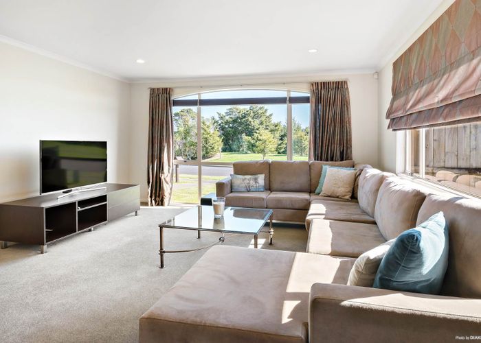  at 9 Bronwylian Drive, Flat Bush, Auckland