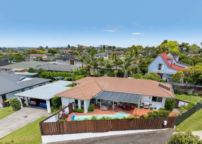  at 17 Jane Gifford Place, Half Moon Bay, Auckland