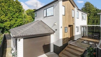  at 33A Trias Road, Totara Vale, Auckland