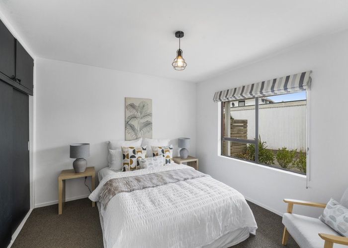  at 2/91 Nayland Street, Sumner, Christchurch City, Canterbury