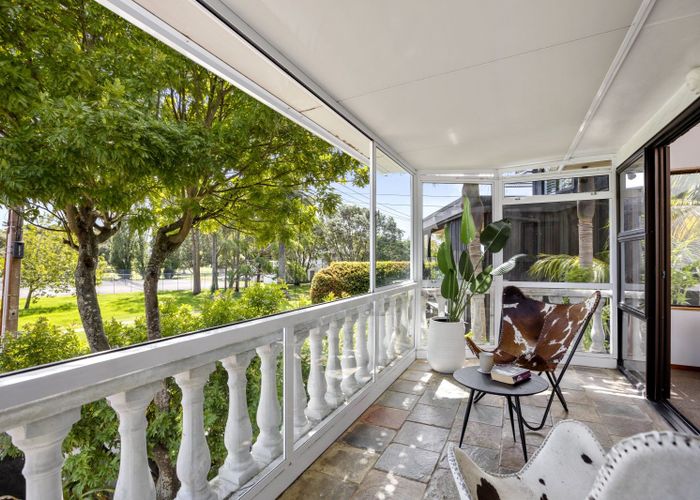  at 1/62 Wairoa Road, Narrow Neck, Auckland