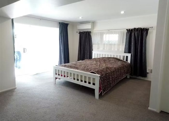  at Granny flat/26 Wycherley Drive, Bucklands Beach, Manukau City, Auckland