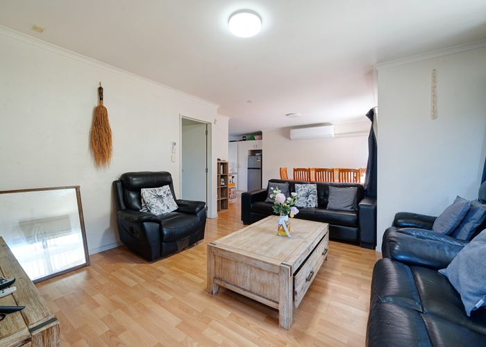  at 15 Millstream Drive, Henderson, Auckland