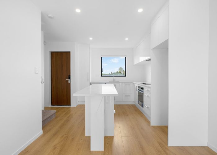  at 6/2 Windermere Crescent, Blockhouse Bay, Auckland City, Auckland
