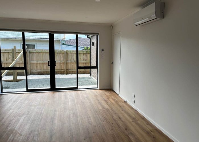  at 2/25 Centreway Road, Orewa, Rodney, Auckland