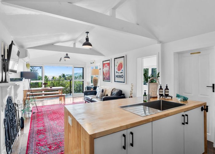  at 8 Fourth Avenue, Onetangi, Waiheke Island, Auckland