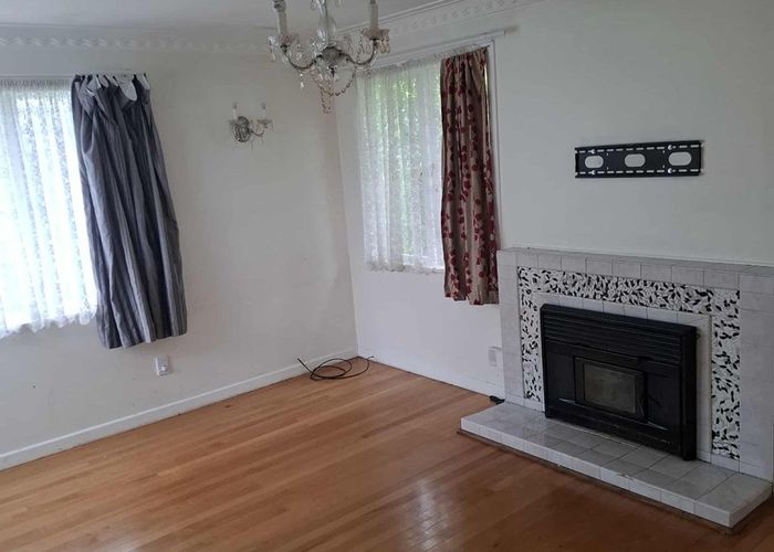  at Te Atatu South, Waitakere City, Auckland