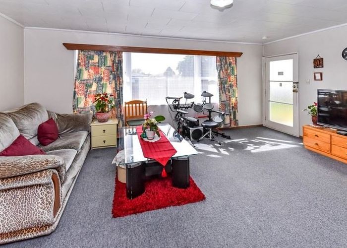  at 2/9 Oxford Road, Manurewa, Manukau City, Auckland