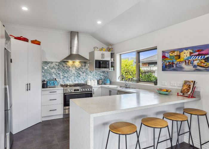  at 35 Holcombe Drive, Paraparaumu