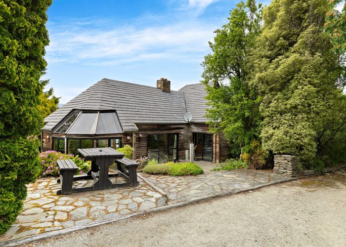  at 6 Thorn Crescent, Fernhill, Queenstown